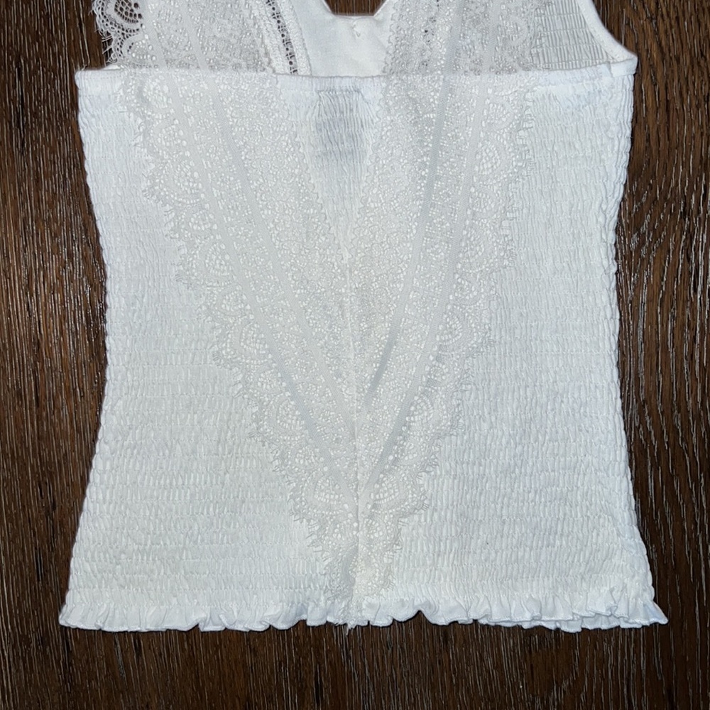 Daytrip Smocked top Size M - Picture 4 of 4